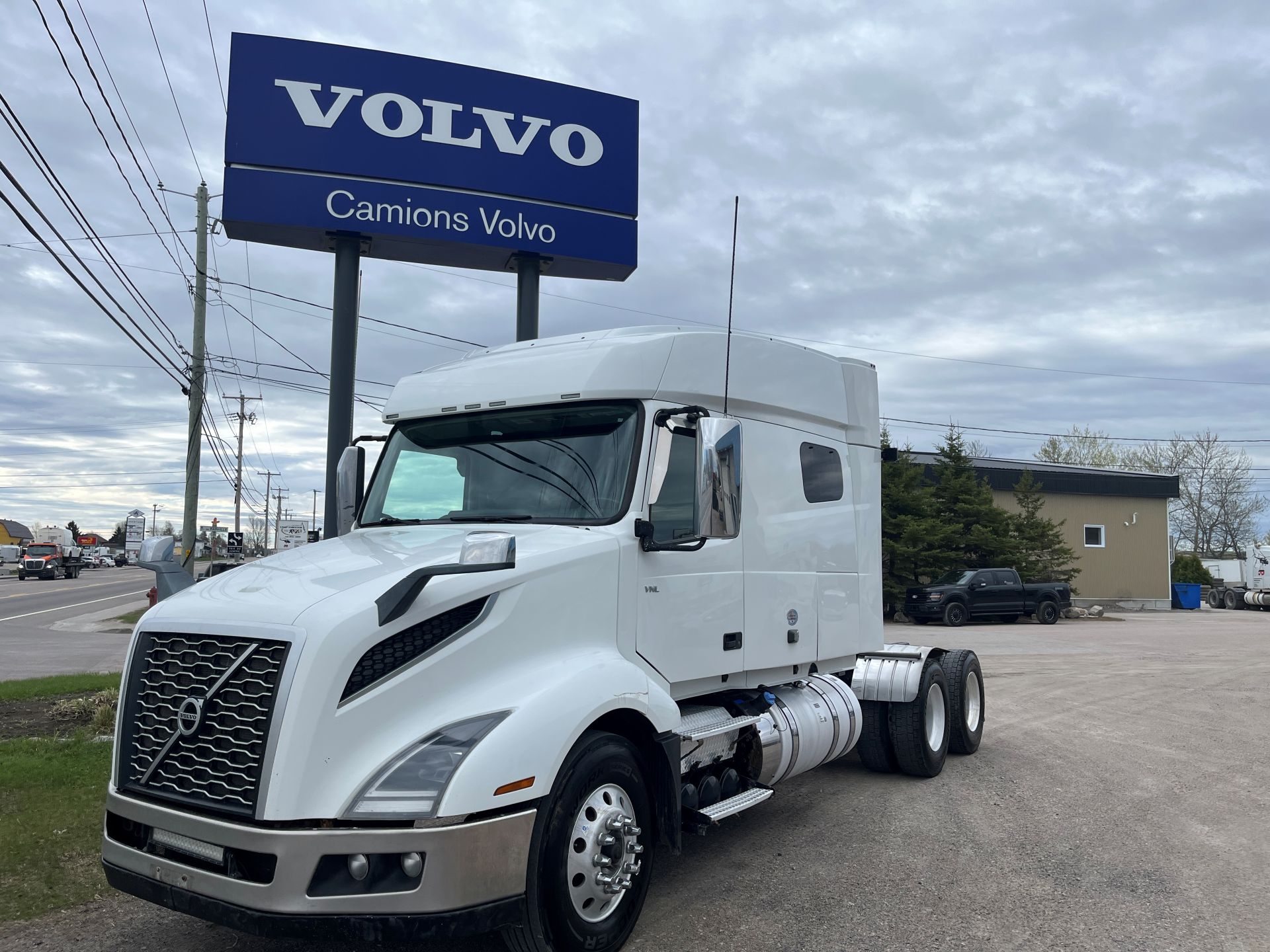 2021-VOLVO-VNL64T-740-MOTEUR-D13-500HP-TRANSMISSION-I-SHIFT-12 VITESSES-DIFF-13.2/46-FULL LOCK-RATIO 3.42