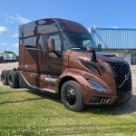 2027-VOLVO-VNL64T-840-MOTEUR-D13TC-500HP-TRANSMISSION-I-SHIFT-13 VITESSES-DIFF-13 200/46 000-FULL LOCK-RATIO-3.07