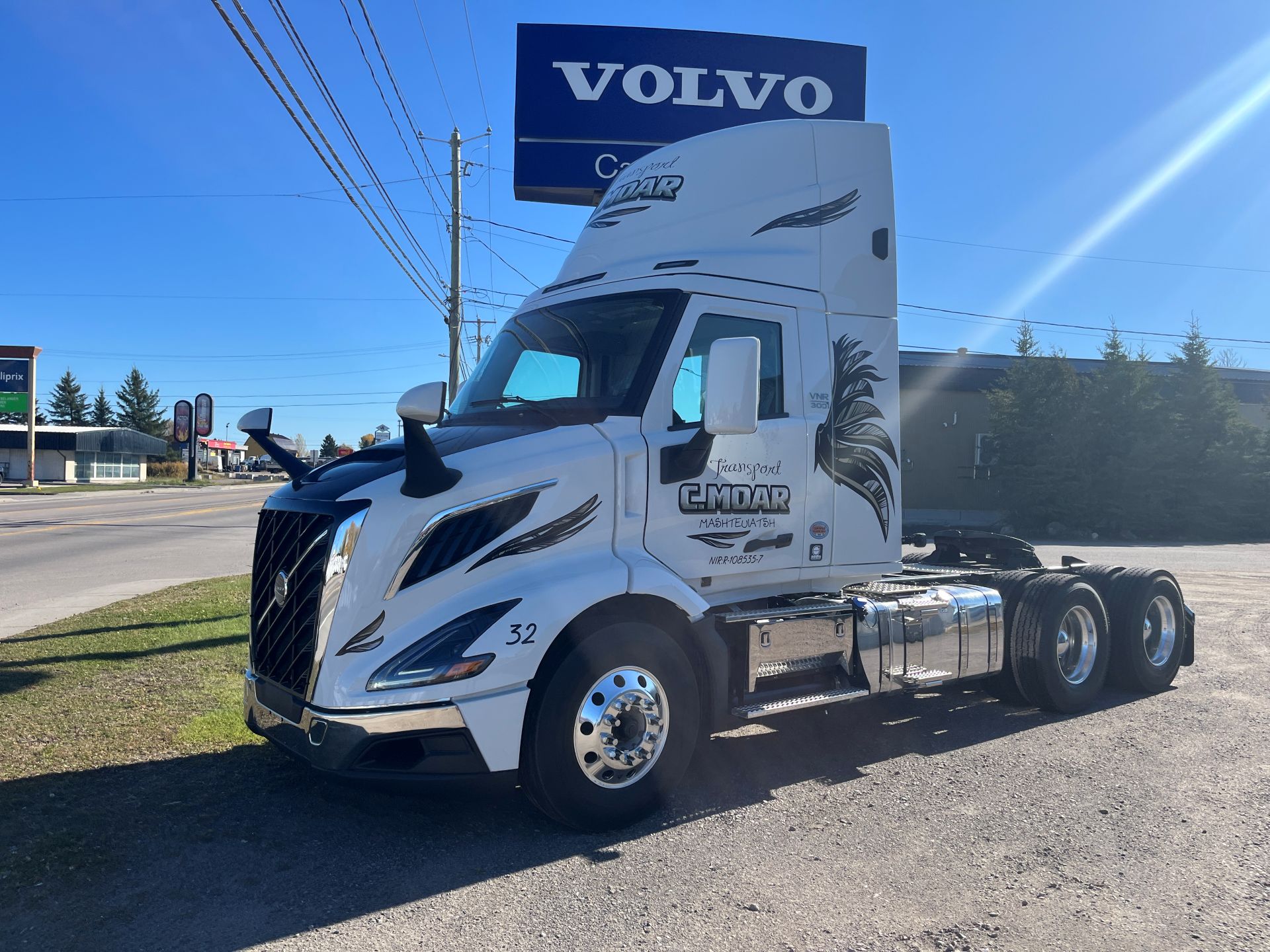 2027-VOLVO-VNR64T-300-MOTEUR D13TC-500 HP-TRANSMISSION-I-SHIFT SD-12 VITESSES-DIFF-13/200/46 000 LBS-FULL LOCK-RATIO-3.21